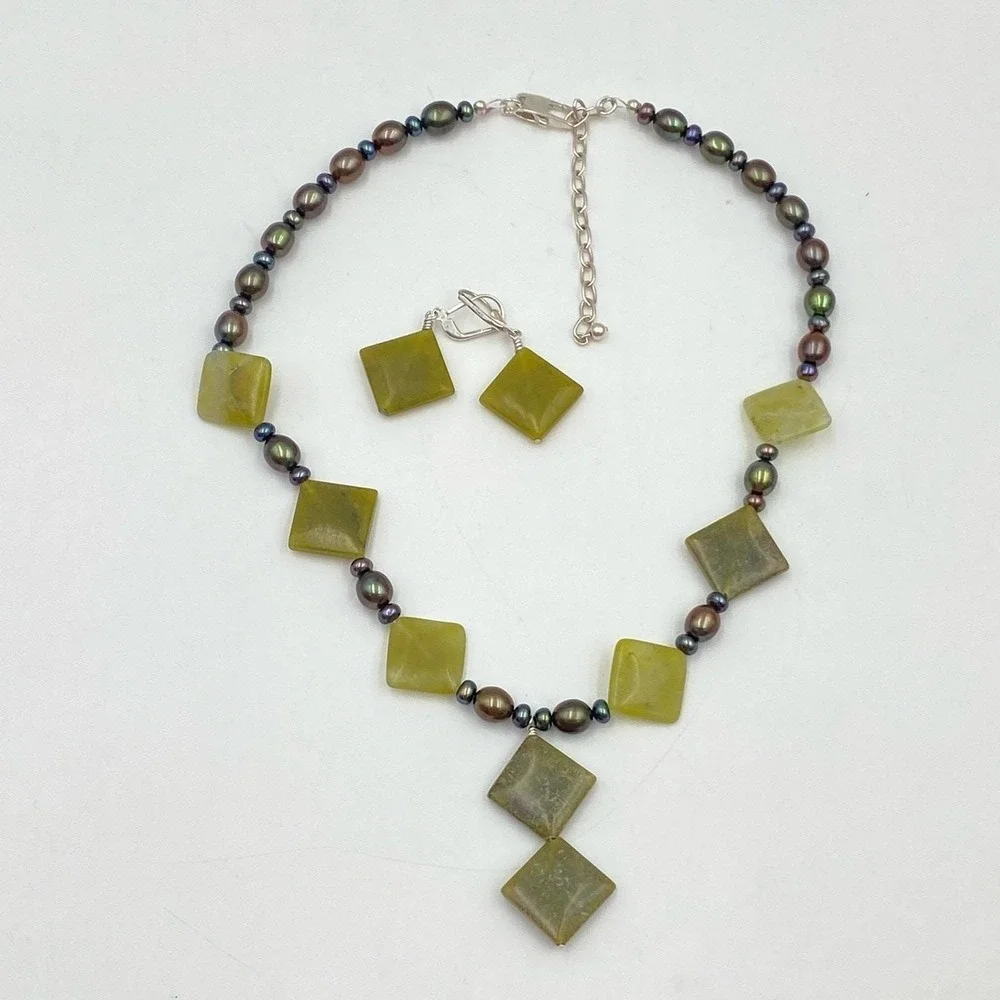 Flat Serpentine Gemstone Freshwater Pearls Sterling Silver Necklace & Earrings - Picture 7 of 10